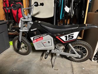 Mint condition razor dirt bike 8yrs-13yrs small bike helmet 🪖 googles must sell