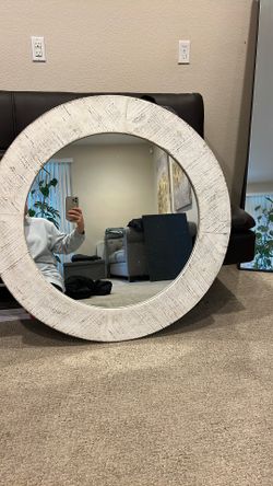 Round Mirror