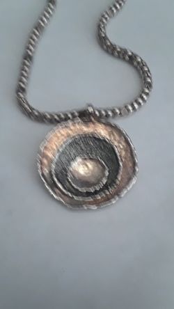 18" silver necklace with pendant. 925