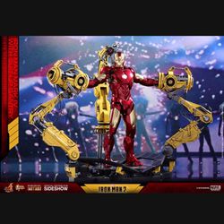 1/6 Hot Toys Iron Man Mark IV with Suit-Up Gantry Display NEW