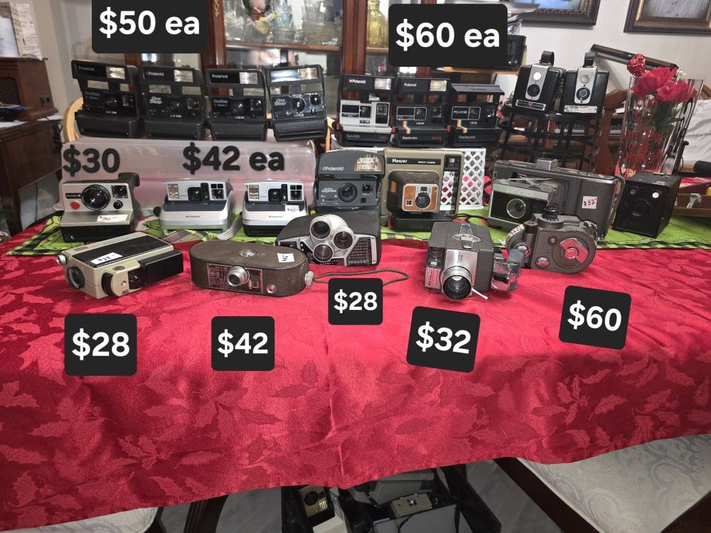 Vintage cameras, not tested
Polaroid, onestep, super color, Sun 600, land camera Kodak, movie cameras: Kodak, Keystone, Tower, Bell & Howell, Revere,
