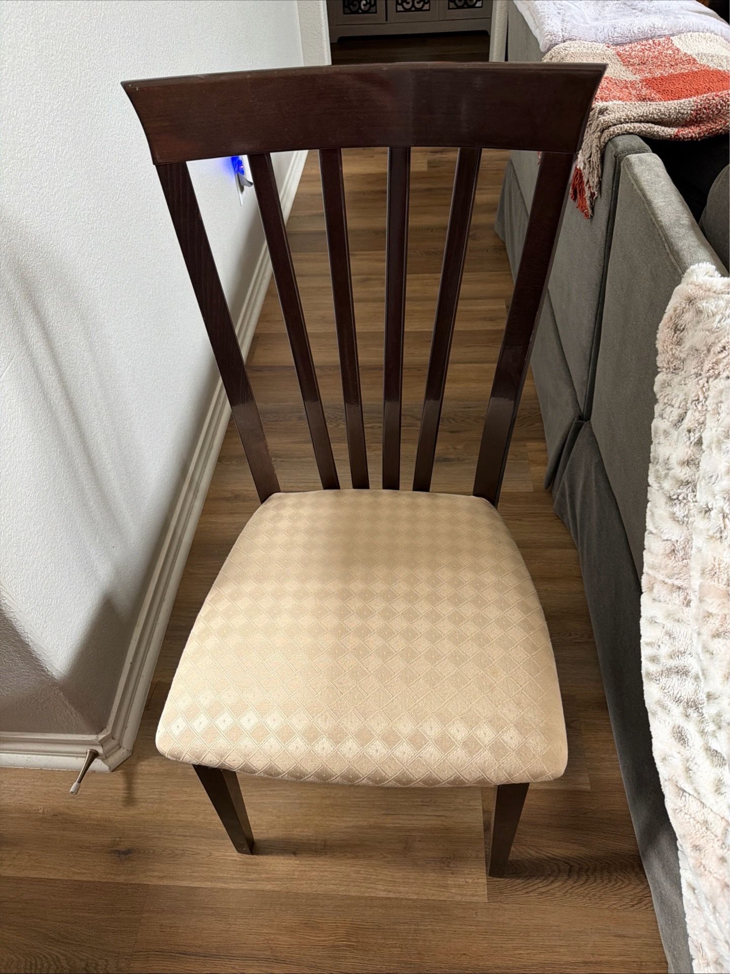 Contemporary American dining table chairs