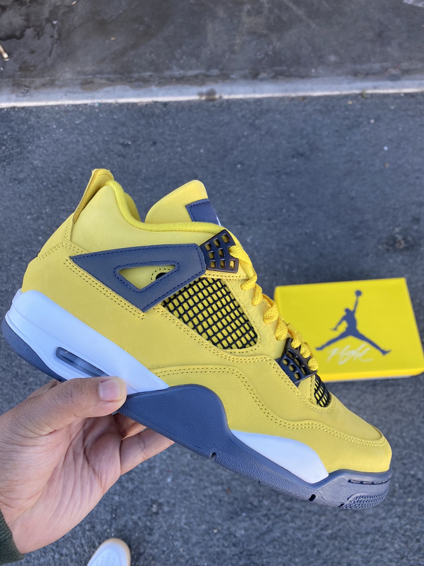 Nike Air Jordan 4 Retro LS “Lightning”