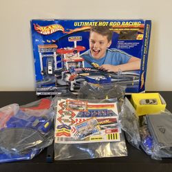 2001 Hot Wheels Ultimate Hot Rod Racing Set - New In Box