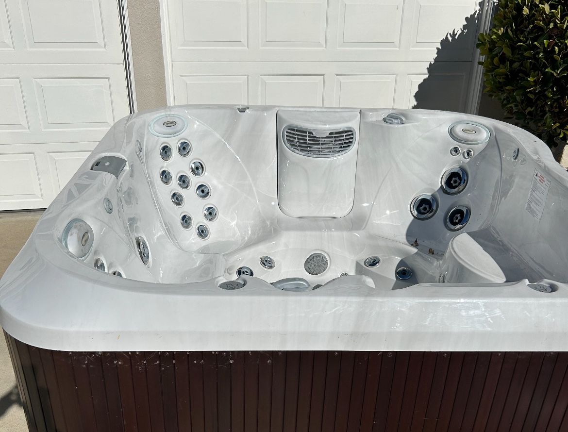 Jacuzzi/Spa/Hot Tub