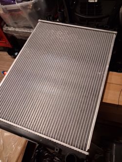 Radiator for 2001 2013 Toyota tundra