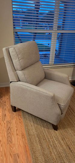 Traditional Textured Beige Fabric Push Back Recliner with Solid Wood Feet, Compact Design & Foam Over Coils