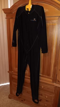 XXL lava core wet suit