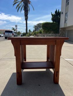 End table and 2 mirrors