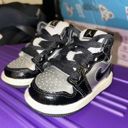  Jordan AJ 1 Mid SE Uni