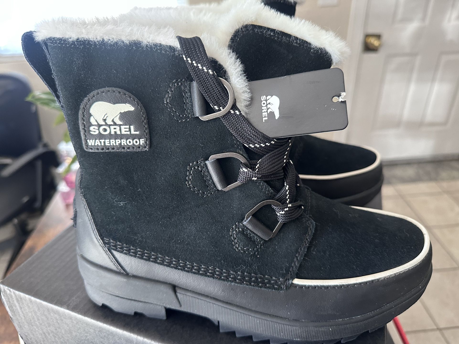Sorel Tivoli IV Waterproof Black Boots - Only Worn To Try On New