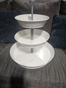 3 tear Metal Dessert tray