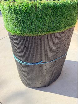 Brand new turf 15x30 $630 a roll only 3 rolls artificial grass left 80 oz
