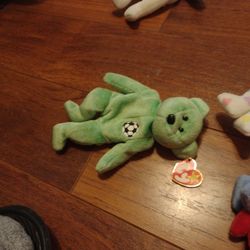 Kicks beenie Baby Bear 