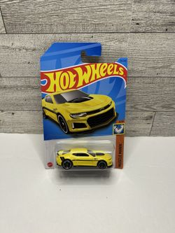 Hot Wheels Yellow ‘2017 ‘ Camaro ZL1 / • Die Cast Metal • Made is Malaysia