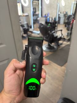 BabylissPro x Tomb45 Clipper w(Wireless Charging Pad)