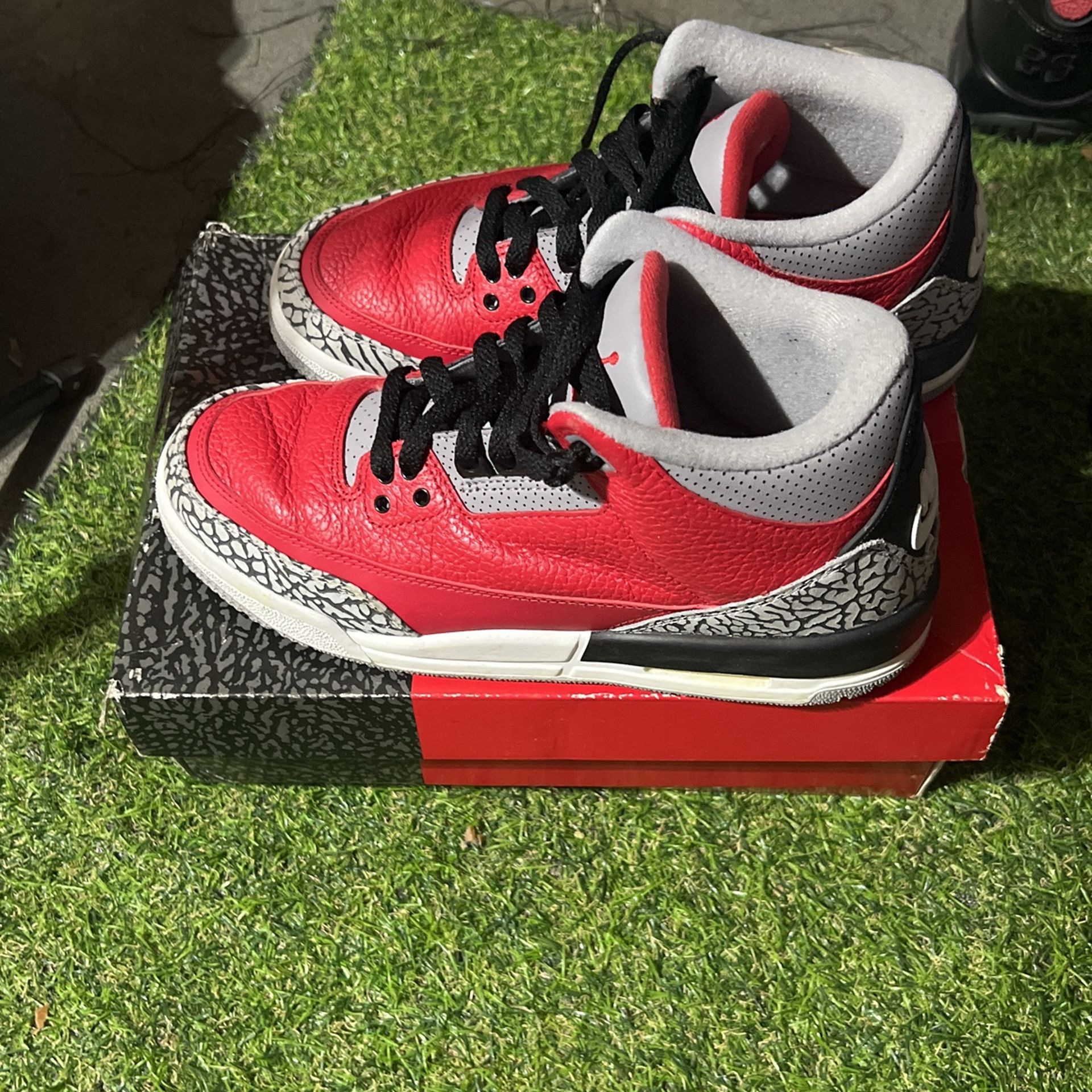Air Jordan 3 Fire Red 