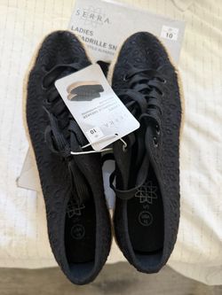 Women’s shoes