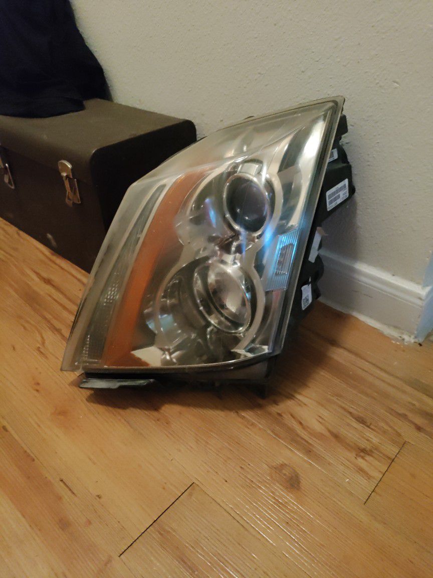 Driver Side Headlight Cadillac CTS