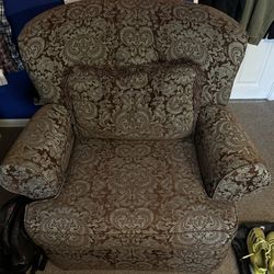 Oversized Accent Chair With Leg Rest 