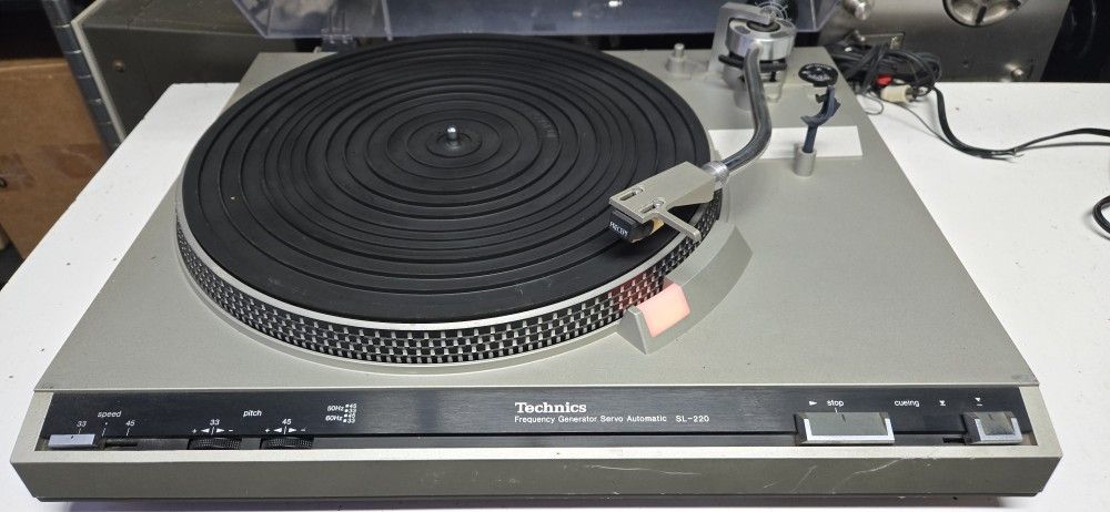 Technics SL-220 Automatic Turntable ( Need Belt )