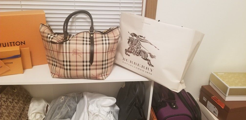 Burberry Purse