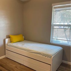 Like New Trundle Bed With Drawers Underneath Twin Size