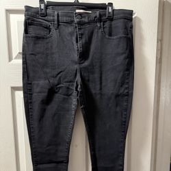Women’s Levi’s 