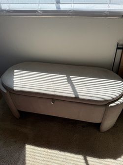 Storage Ottoman / Bench – Like New