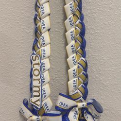 Graduation Lei’s & Bouquets 