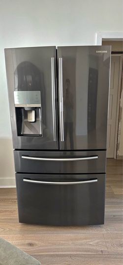 Samsung French Door Refrigerator with Middle Drawer
