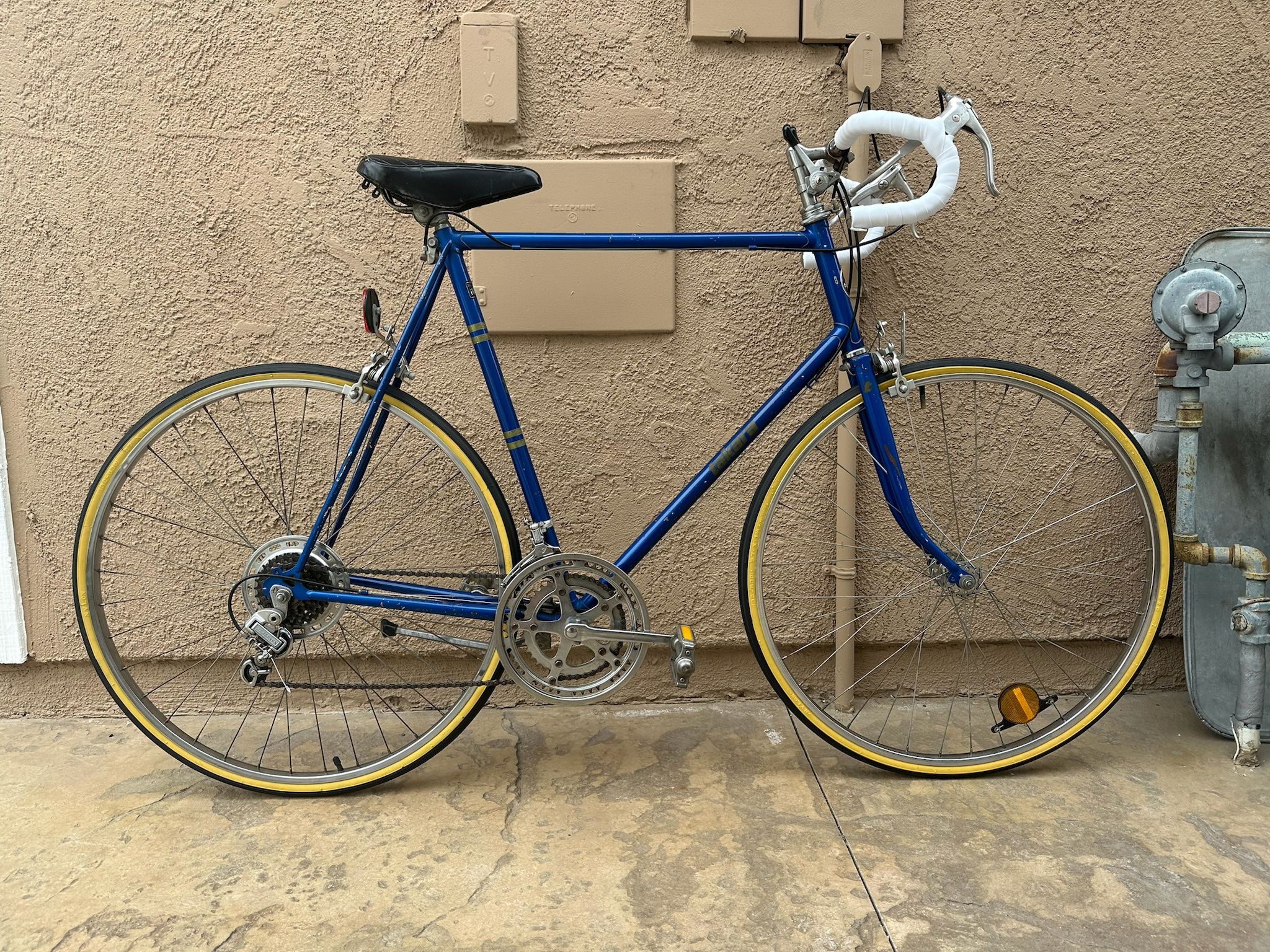 Takara Pro Road Racing Touring Bike Shimano Super Lightweight Brand New Tires Ready To Ride