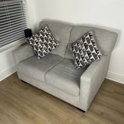 Loveseat 