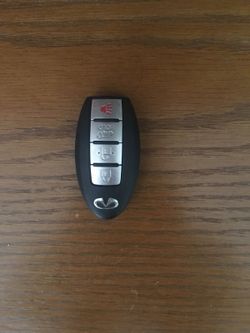 Keyless entry remote for Infiniti or Nissan