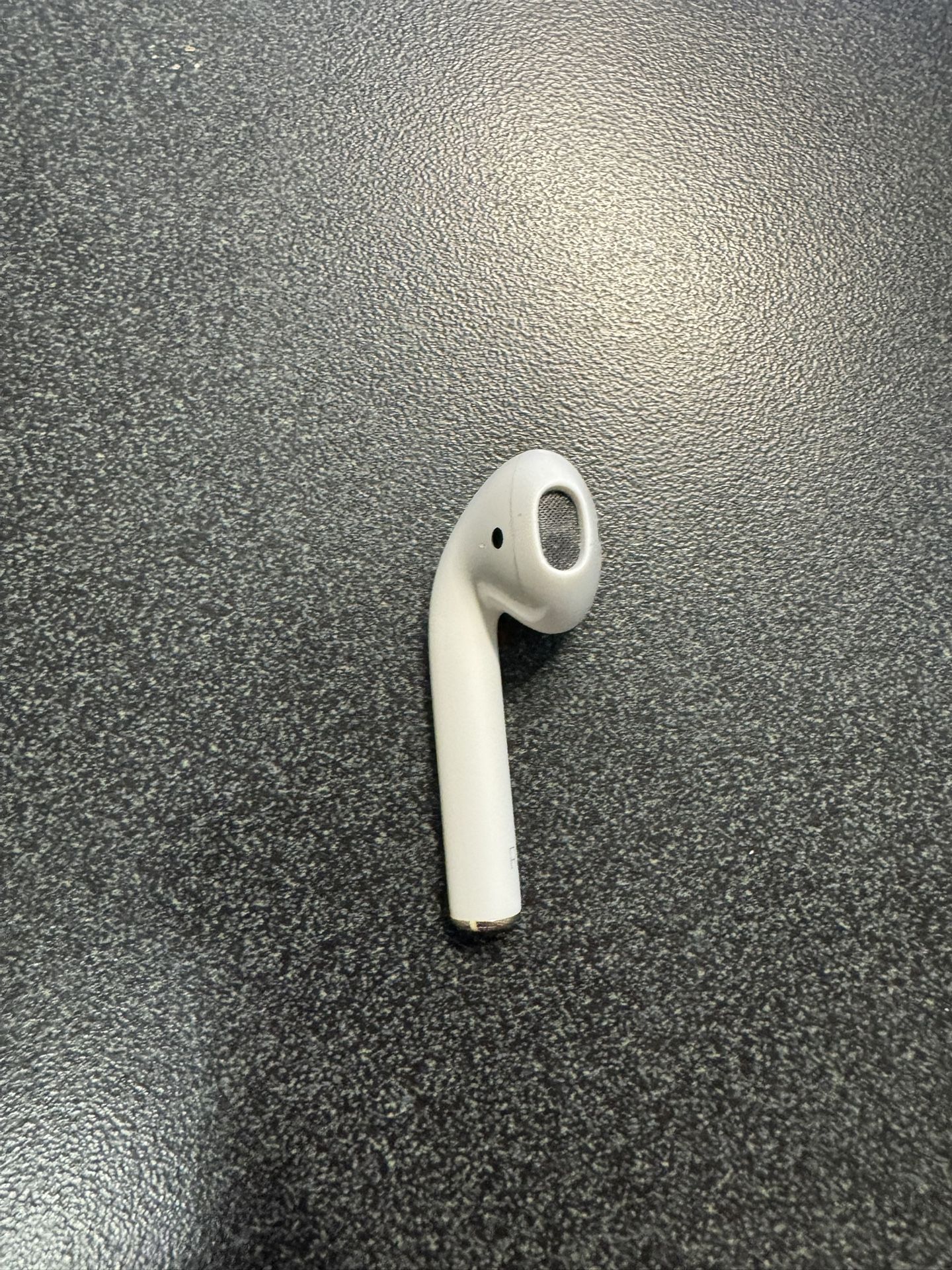 Right Part Of AirPods 2 Without Case