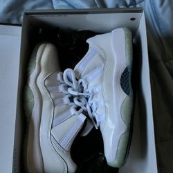 Air Jordan 11 Retro Low White/Legend Blue (4.5 Y/6W) 