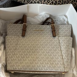 MK Purse Like New Used Once