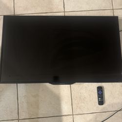 40 Inch Insignia Roku TV W/ Remote 
