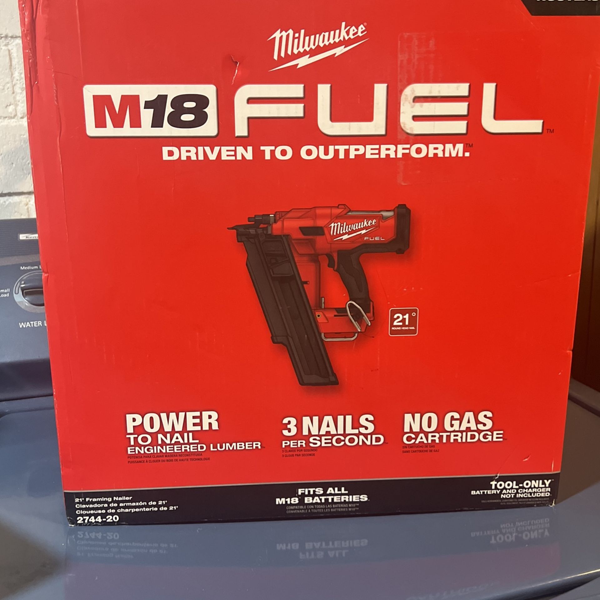 Milwaukee M18 Fuel 21° Framing Nailer
