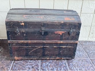 Vintage Chest