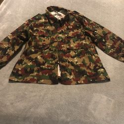 Men’s Camo Hunting Jacket Fall Foliage Color L/XL