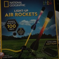 National Geographic Light-up Air Rockets