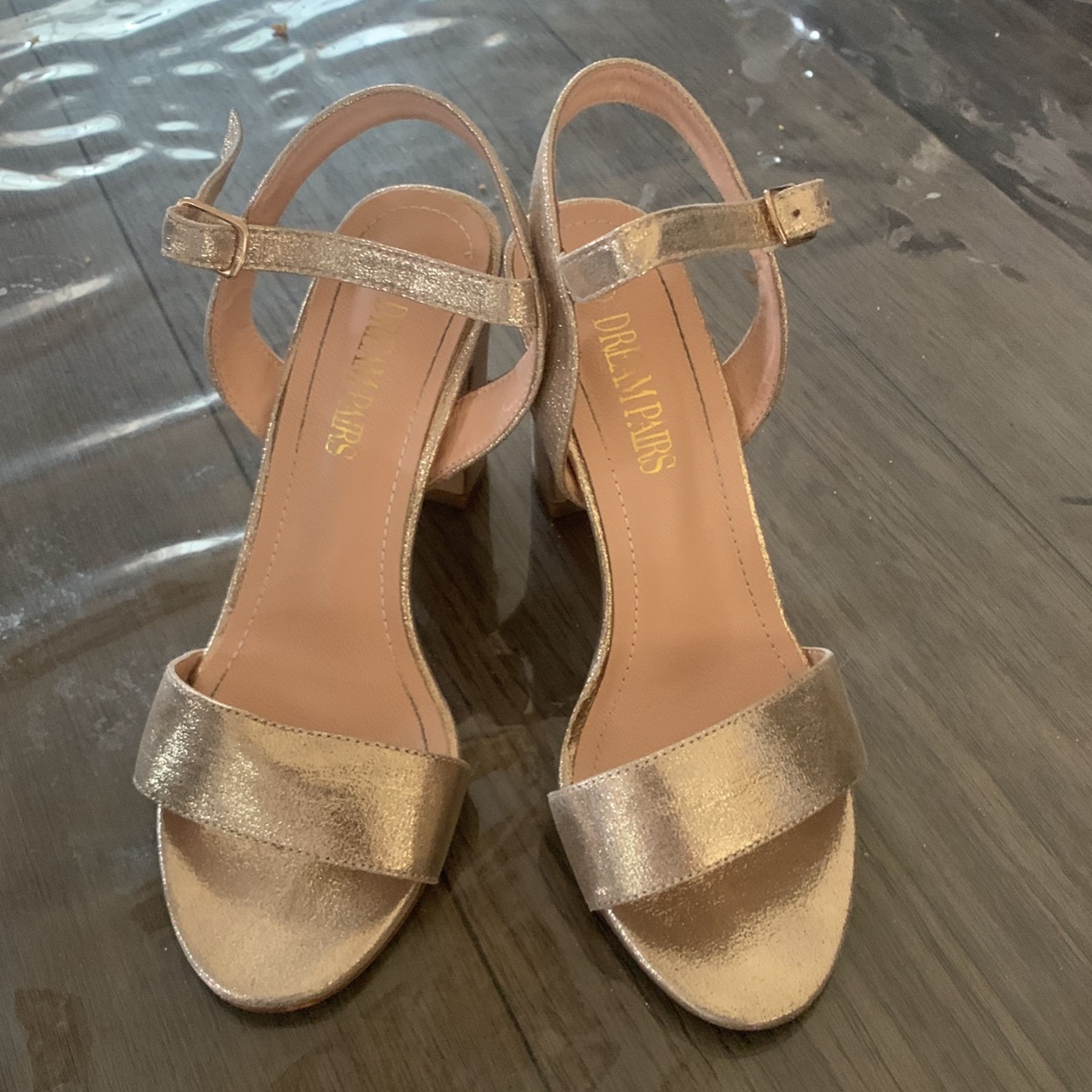 Zapatos De Tacón Dorados
