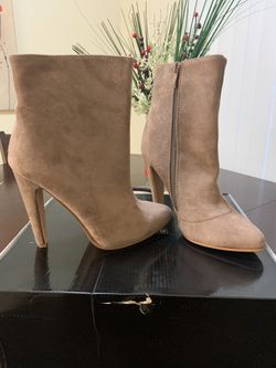 Boots 👢 Size 7