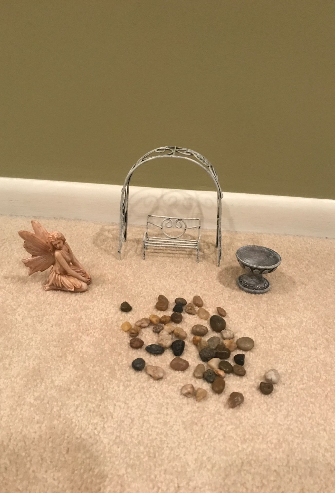 Mini Fairy Garden. In good condition. Local porch pick up only.
