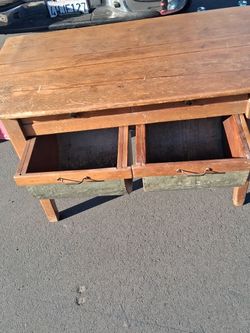 Bakers tabke or possum belly table