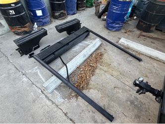 Truck bed cover 5’9 bed length