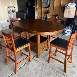 Dining Room Table with 5 chairs