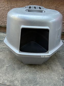 Hooded Cat Litter Box
