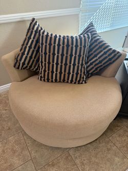 Large Round Chair (Beige/brown)